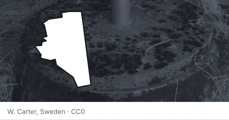 A septic tank access lid and riser, under the outline of Davidson County. The source names Sweden.